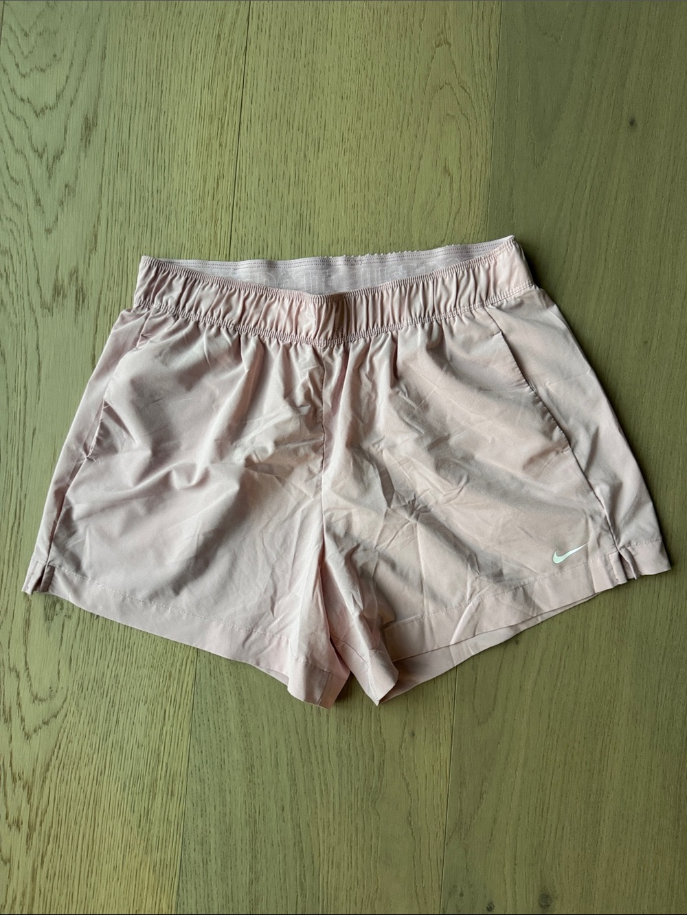 Nike Shorts Women's Medium Pale Pink Athletic Athleisure